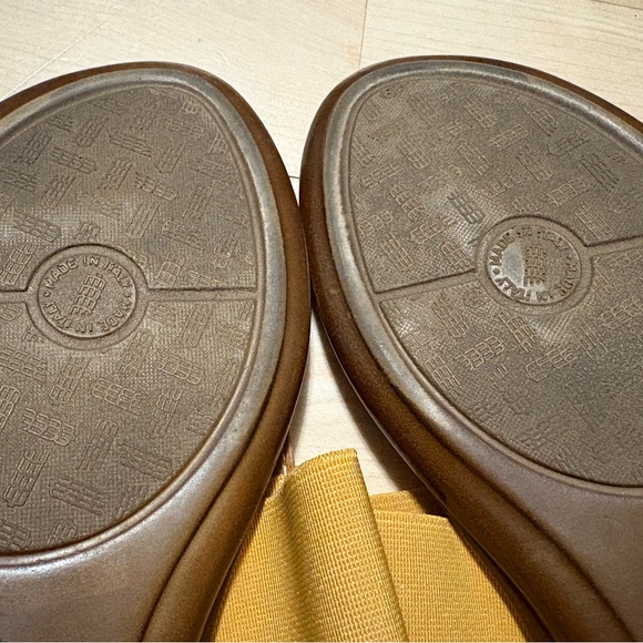 Italian Shoemakers Brown and Yellow T-strap Sandals - Picture 2 of 6